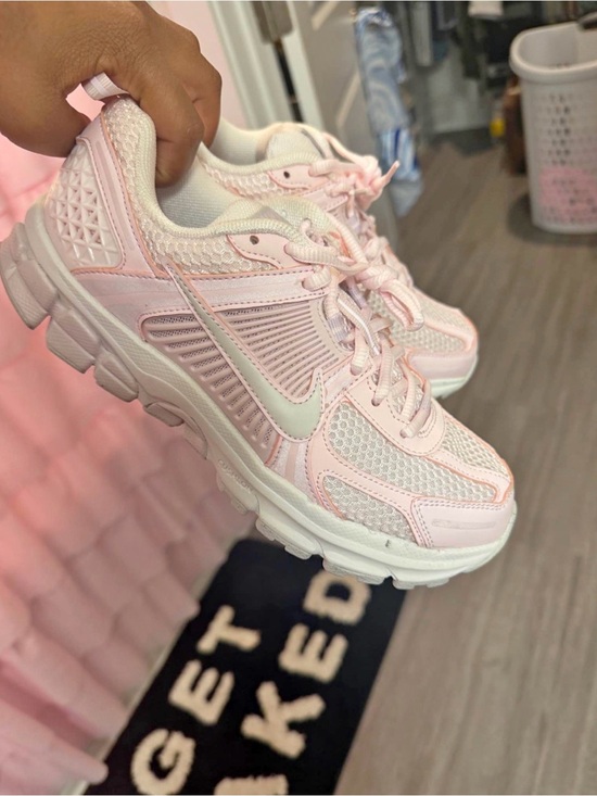 Nike Shoes - Beautiful pink Nike shoes